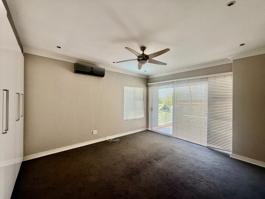 To Let 3 Bedroom Property for Rent in Caribbean Beach Club North West